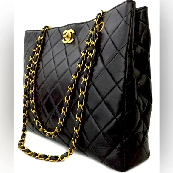 Chanel Black lambskin leather large Quilted Shoulder Bag with 24k Gold ptd Chain - Picture 3 of 16